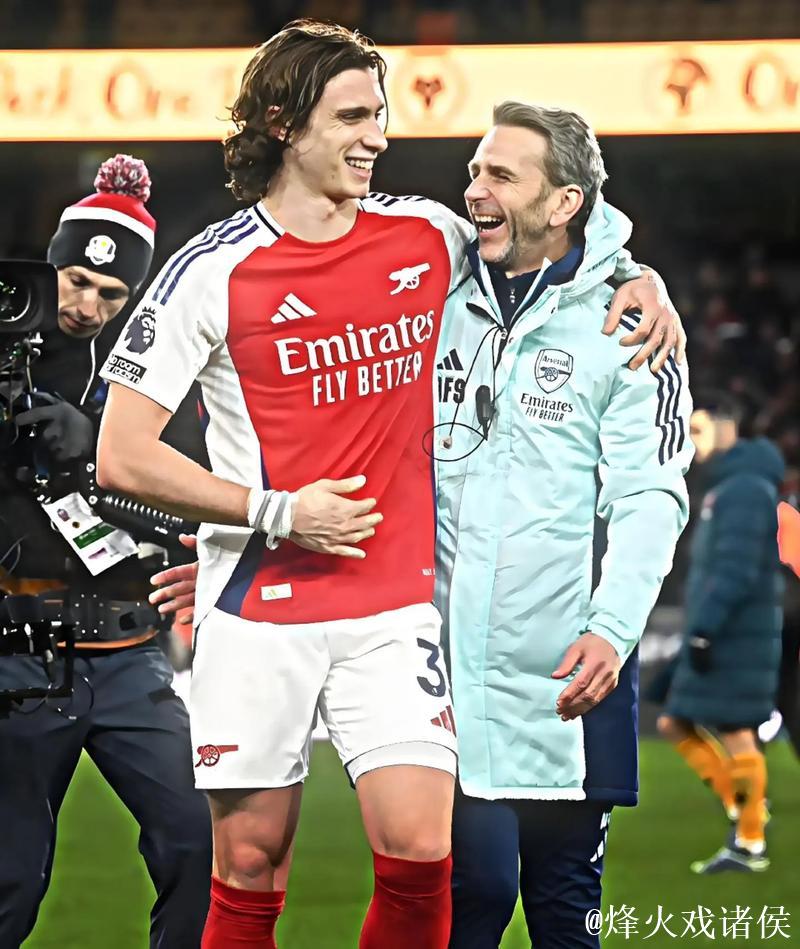 实至名归！卡拉菲奥里当选阿森纳本轮队内最佳